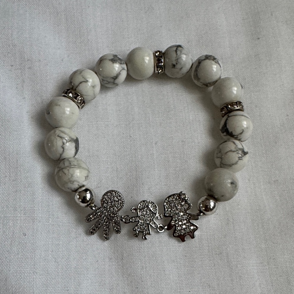 Elegant White and Silver Family Beaded Bracelet